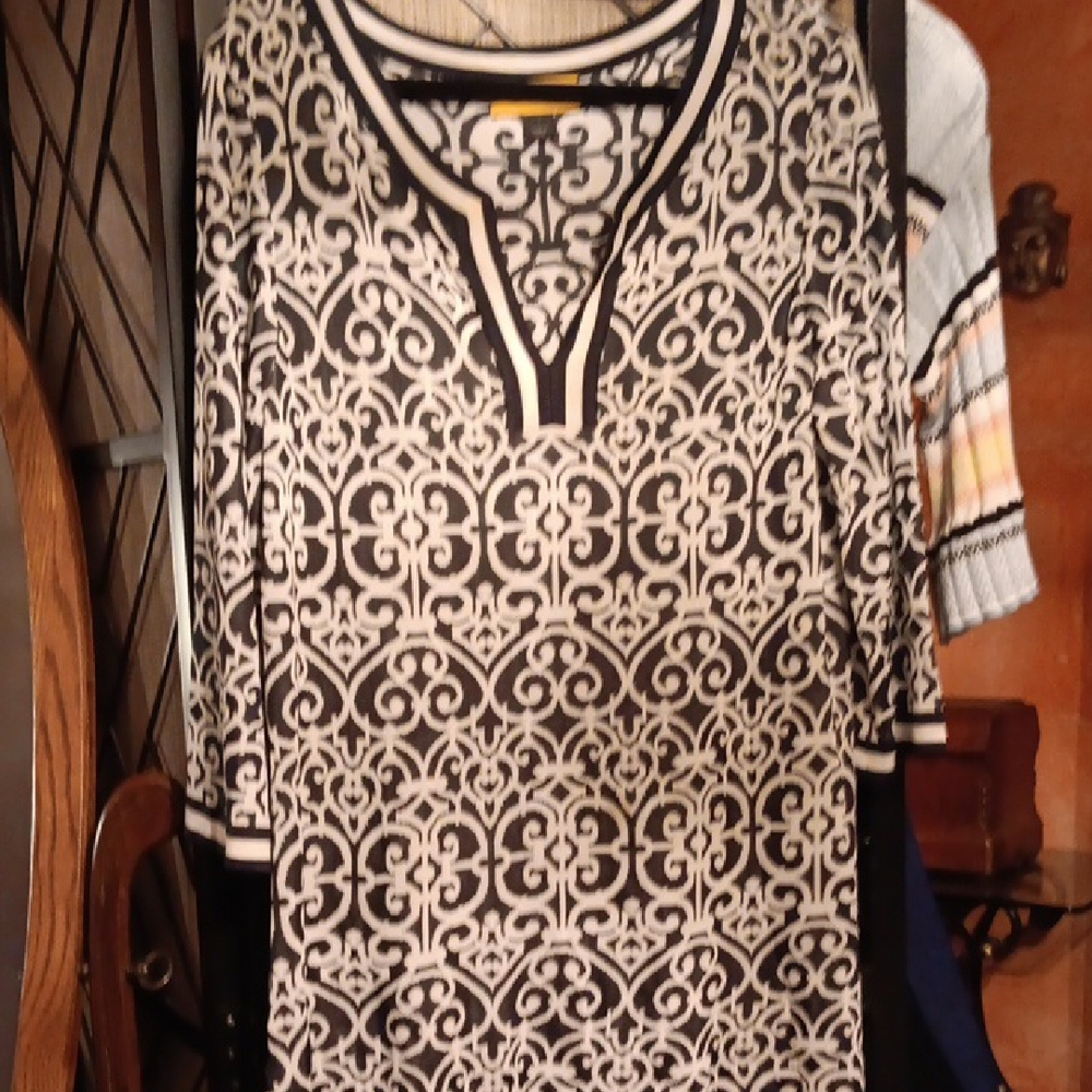 St. John Black and White Damask Patterned Tunic